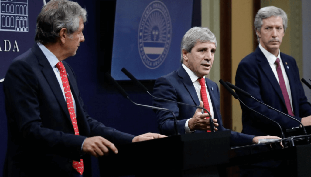 A invertir los dólares del “colchón”: cómo es el Plan de Reparación Histórica de los Ahorros