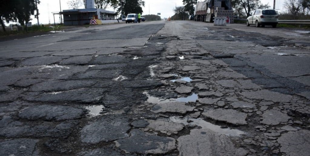 Corral va a la Justicia por las rutas y apoya inversiones a largo plazo en Santa Fe