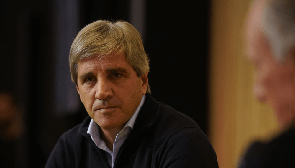 Caputo reconoció que están en “deuda” con el campo y adelantó: “En un año se podrían ir las retenciones”