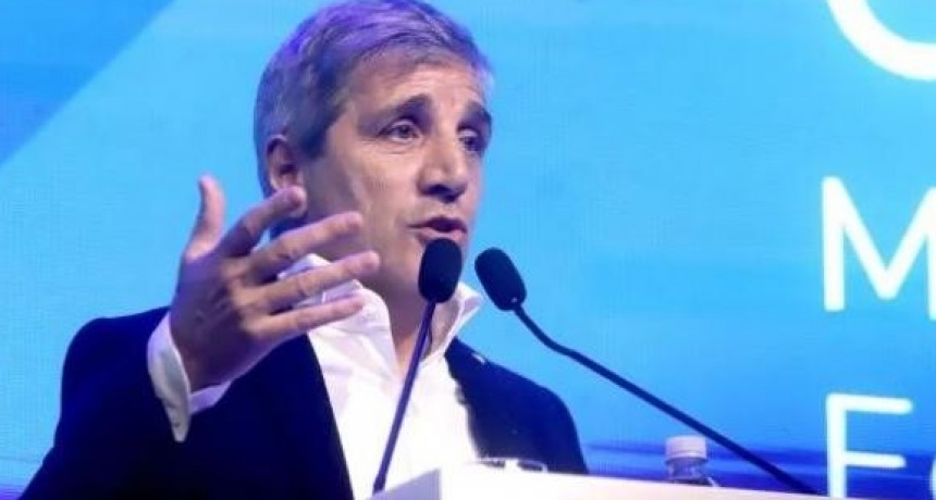 Luis Caputo advirtió a las automotrices que si suben los precios, el Gobierno 
