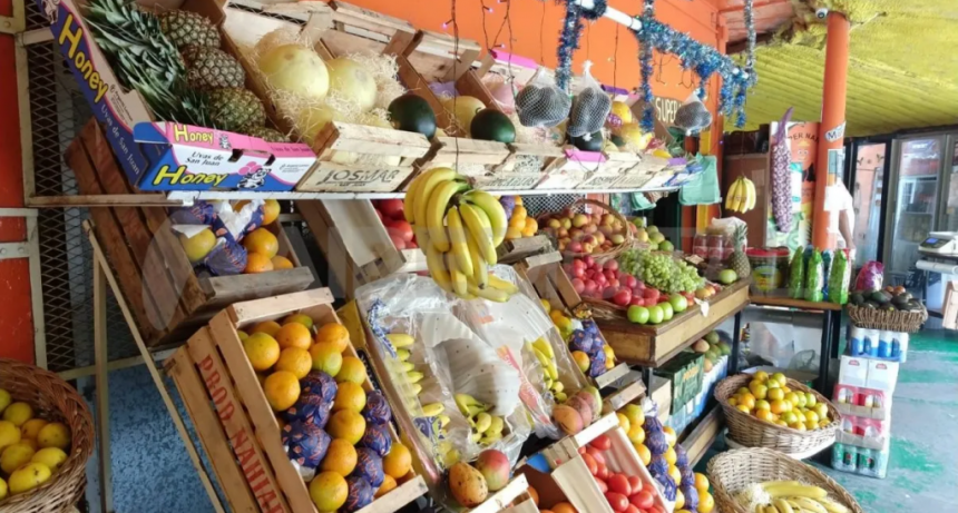 Advierten que las frutas y verduras importadas son 160% más caras