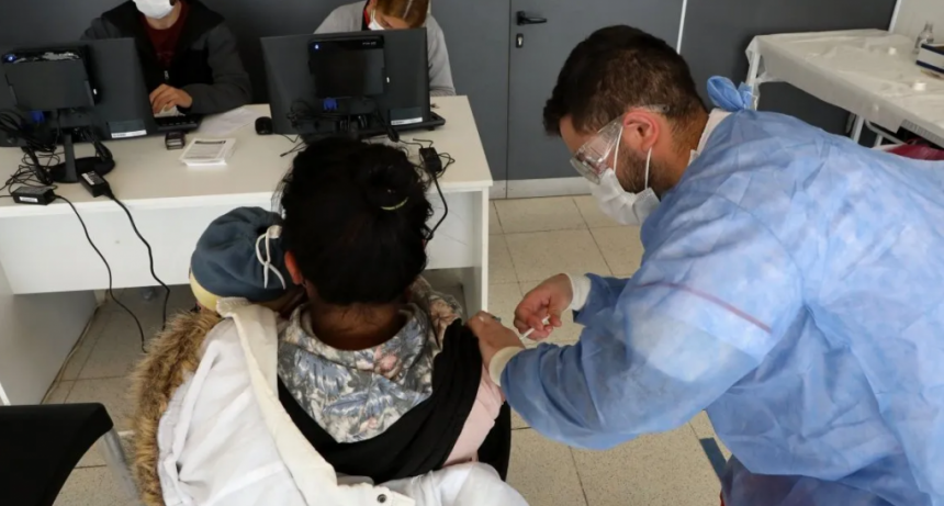 A Santa Fe, las vacunas contra la gripe llegan semanalmente: a qué grupo se recomienda su colocación