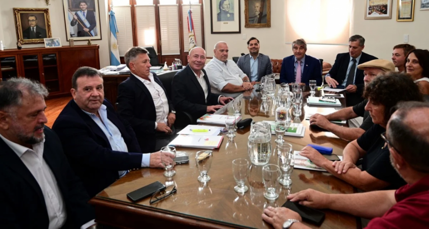 Paritaria estatal: el gobierno provincial ofreció 8 % para el segundo trimestre y un piso inicial de 75 mil pesos