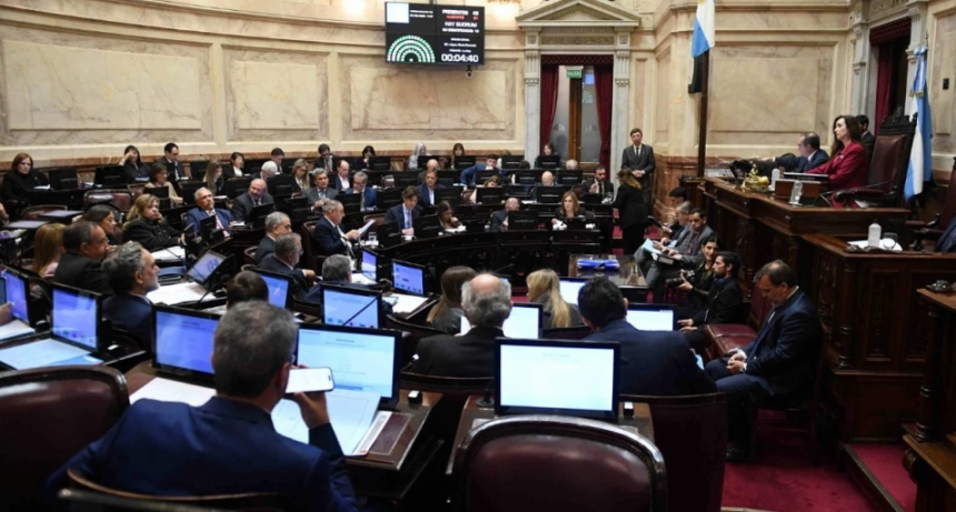 Ficha Limpia se quedó en el intento y disparó sospechas y acusaciones