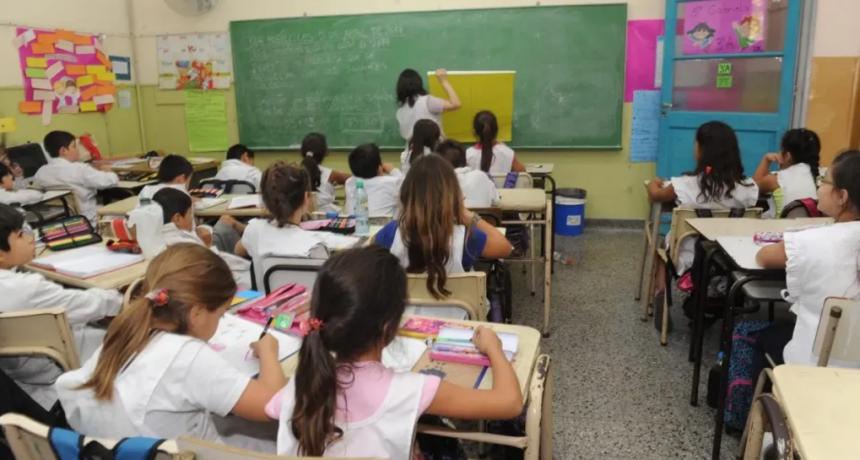 Paro docente en Santa Fe: el Ministerio de Educación pide a los padres que lleven a los chicos a las escuelas