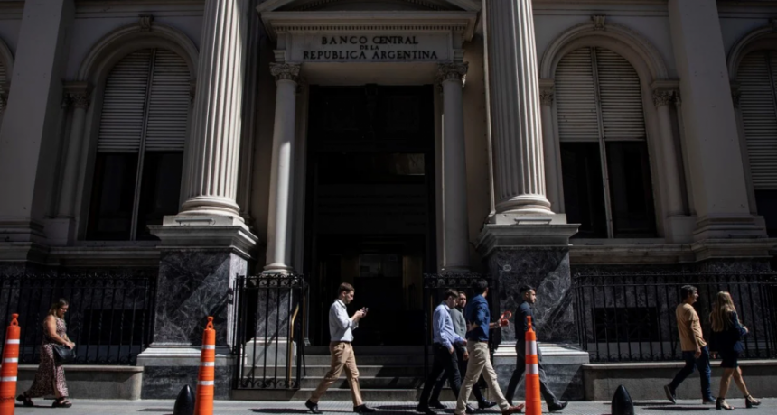 ¿A qué costo? El superávit fiscal llegó, pero la economía real está pagando la cuenta