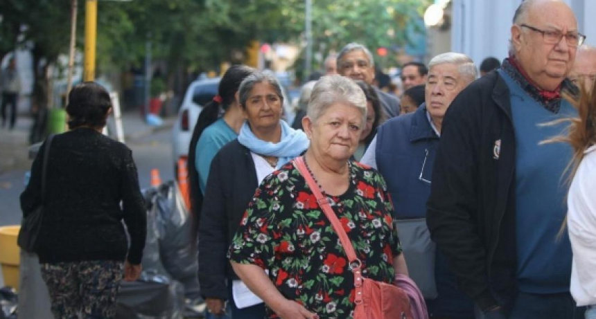 La vieja costumbre de hacer reformas jubilatorias a los sopapos