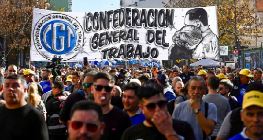La CGT advirtió que no permanecerá en silencio ante el DNU que limita huelgas