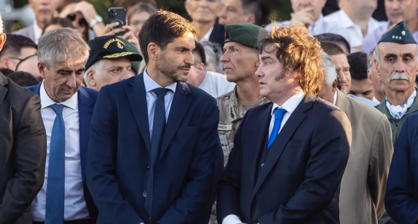 Seg&uacute;n una encuesta, en Santa Fe Pullaro mide mejor que Milei y la preocupaci&oacute;n por los salarios le gana a la inseguridad