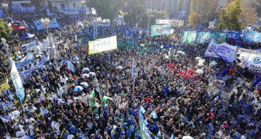 La CGT march&oacute; a Plaza de Mayo con cr&iacute;ticas a Milei: "Se acab&oacute; la paciencia"
