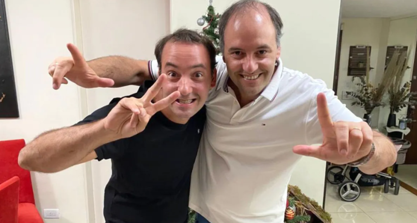 Imputan al hermano de Manuel Adorni por supuesto 