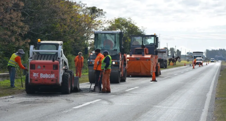 Seg&uacute;n Luis Caputo, ya se mejoraron m&aacute;s 200 kil&oacute;metros de rutas nacionales a trav&eacute;s de concesiones