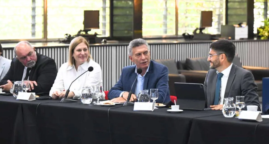 Mauricio Macri llega a Santa Fe en medio de rumores sobre una candidatura presidencial en 2027