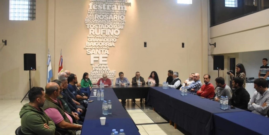 Conflicto laboral en Las Rosas: trabajadores municipales denuncian represión y reclaman negociaciones