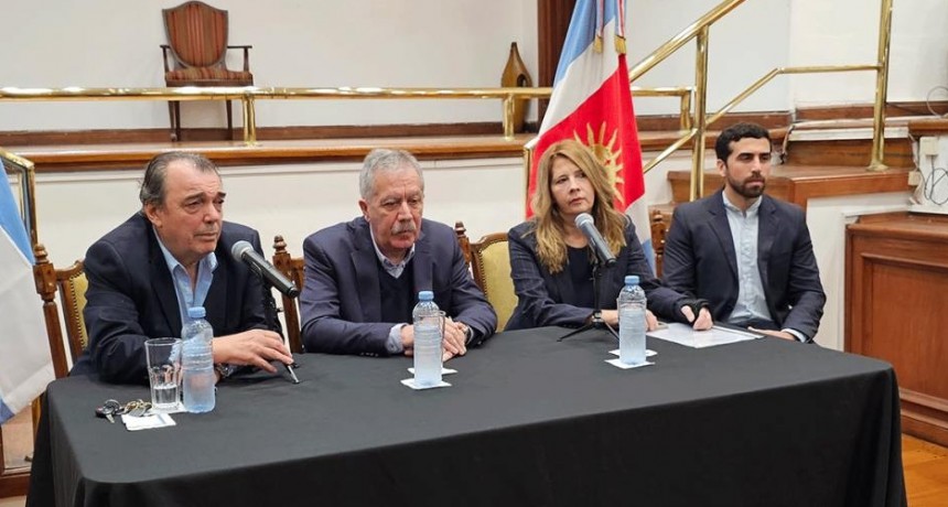 El Gobierno anunció un bono para los beneficiarios de planes sociales y tarjeta social