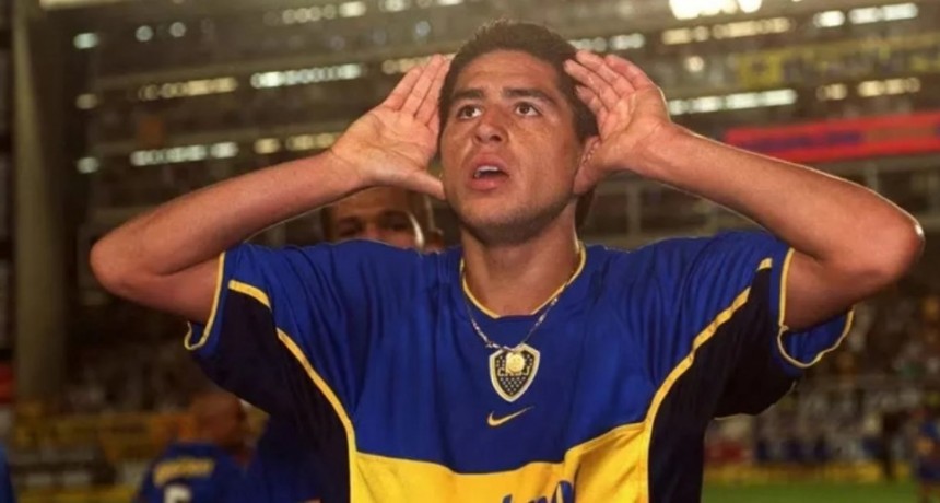Reporteros gráficos cuestionan las restricciones a la prensa en la despedida de Riquelme
