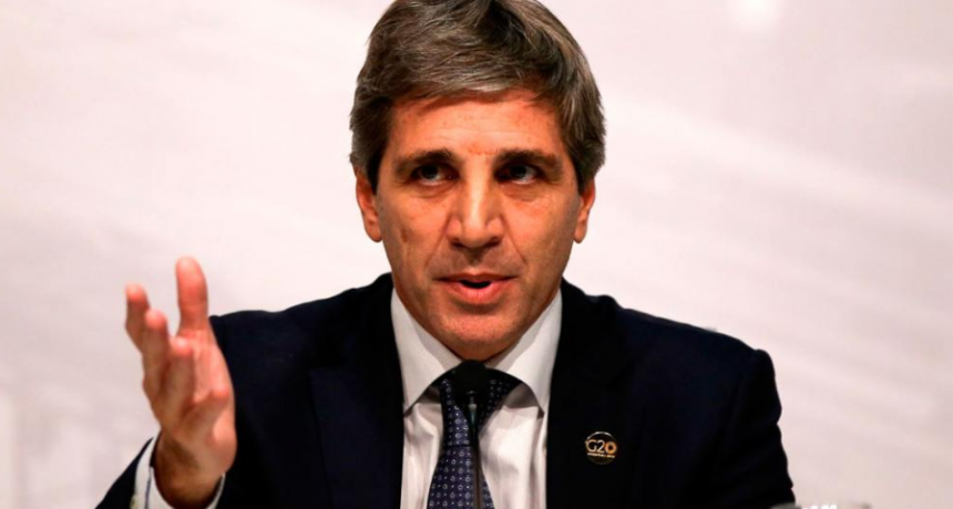 Luis Caputo asegura superávit en mayo y envía mas plata a provincias en medio del debate de ley Bases
