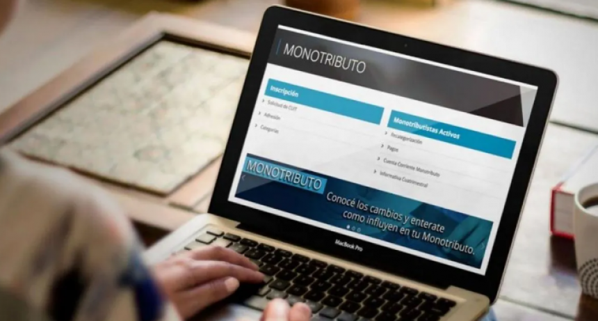 Cae el empleo registrado y avanza el monotributo como modalidad laboral