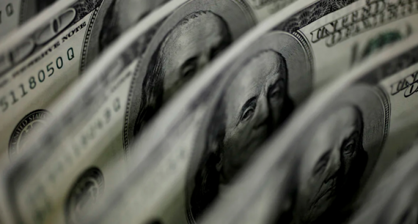 El dólar blue subió 30 pesos y acompañó el aumento de los financieros de ayer