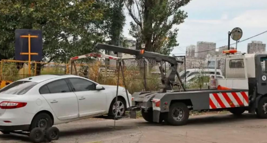 El Gobierno decidió dar marcha atrás con la decisión de quitar el servicio de grúa en los seguros de autos