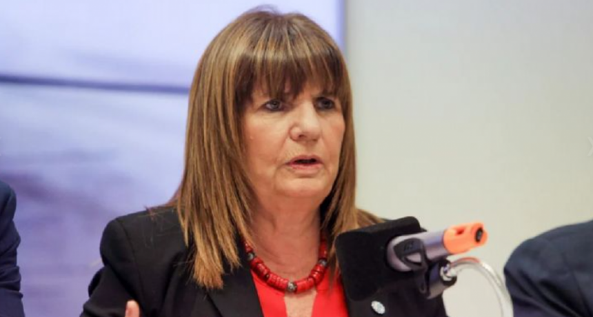 Bullrich acusó a la oposición por las subas del dólar y el riesgo país