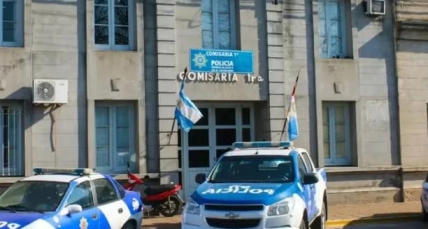 En Esperanza sancionaron a una policía por tener sexo con un preso