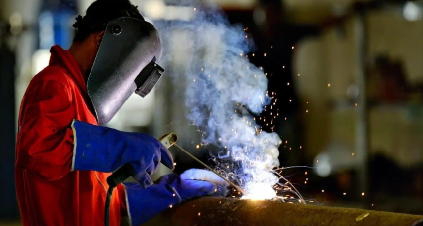 El PBI cayó un 5,1% y el desempleo subió al 7,7% en el primer trimestre de 2024