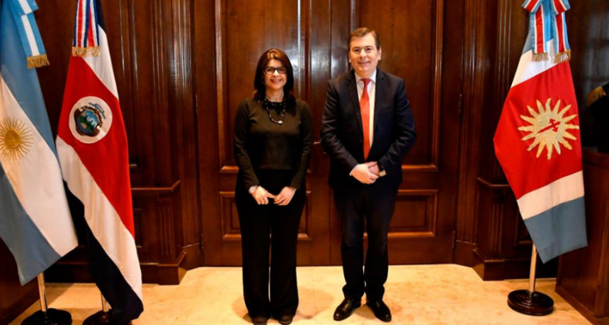 Zamora recibió en Casa de Gobierno la visita protocolar de la embajadora de Costa Rica