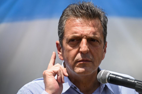 Massa empieza a delinear su futuro político en un almuerzo con intendentes