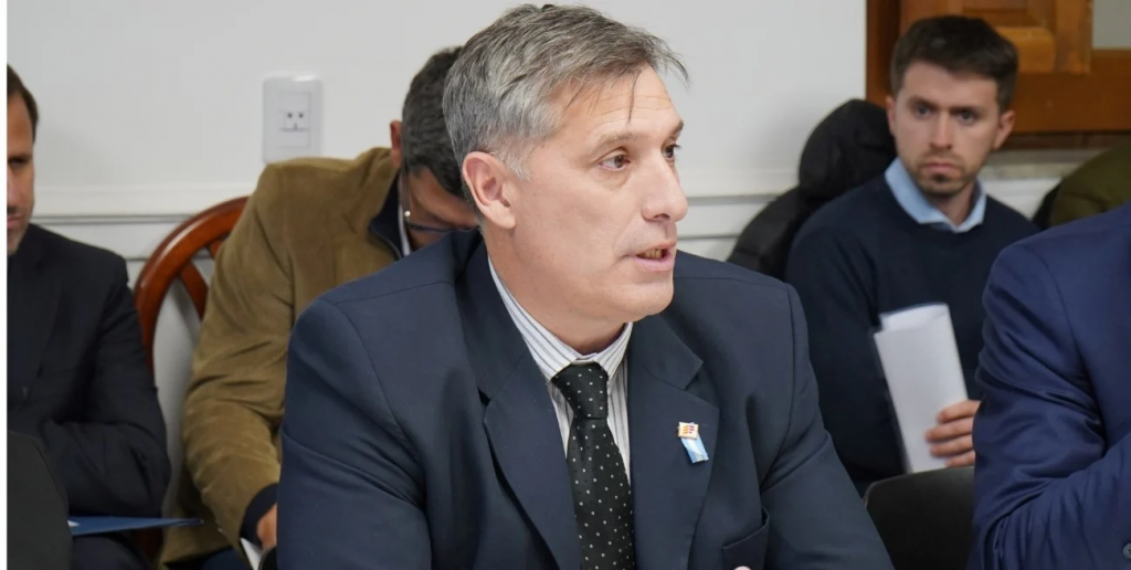 Pablo Olivares criticó la suba del impuesto nacional a las naftas
