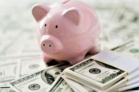 Solo el 28% de la población logra guardar dinero