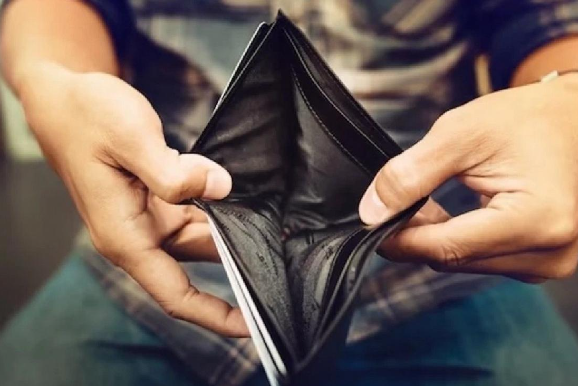 Tres de cada 10 argentinos gastan más de lo que ganan y el 40% no puede ahorrar