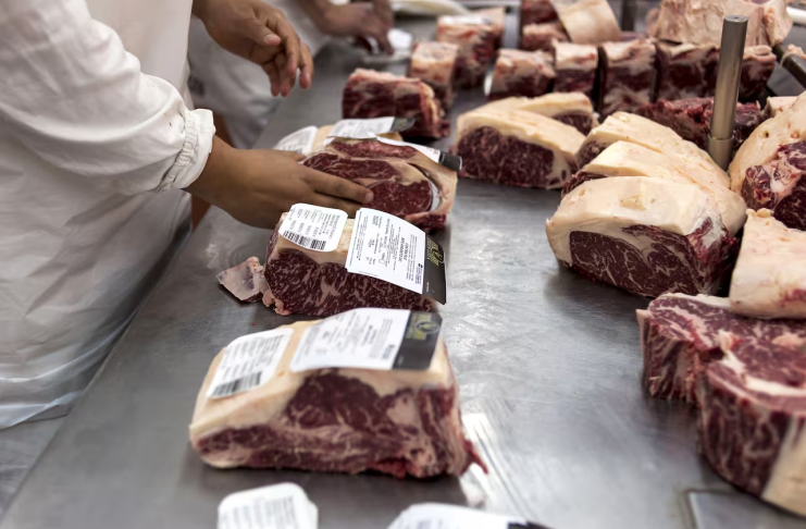 Se realizó el primer envío de carne bovina de alta calidad por vía aérea desde Rosario