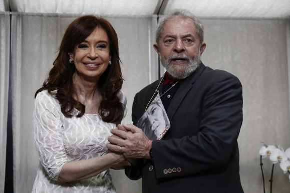 Tras días de poco balcón, Cristina retoma protagonismo con la visita de Lula