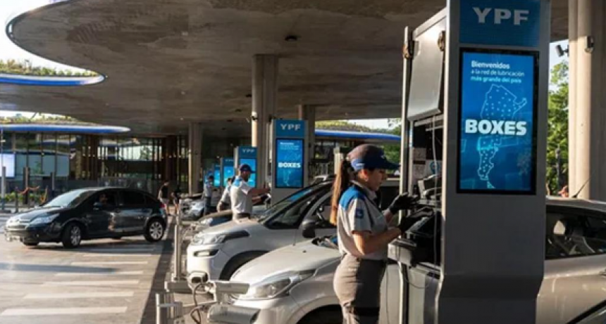 Aumentaron un 1% los precios de la nafta y del gasoil en todo el país