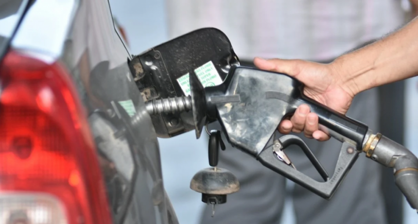 Suben los combustibles en medio de la crisis internacional