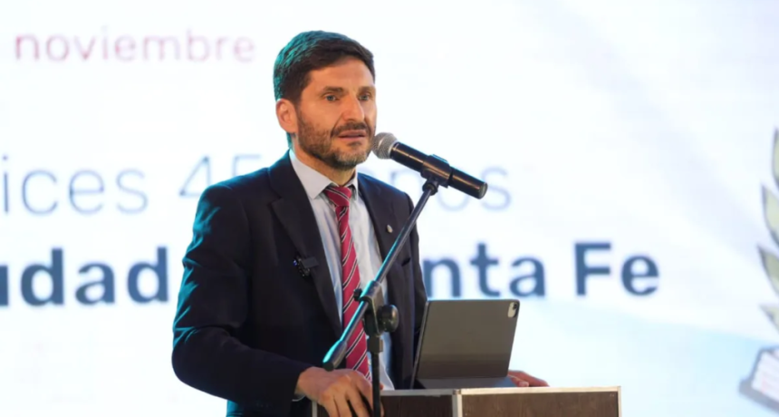 Seg&uacute;n una encuesta, m&aacute;s de la mitad de los santafesinos aprueba la gesti&oacute;n del gobernador Pullaro