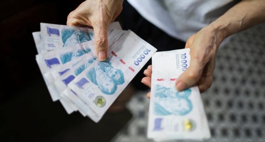Un estudio de la UBA y el Conicet revel&oacute; que el salario m&iacute;nimo tiene menos poder de compra que en 2001