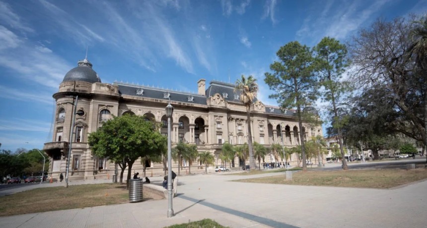 Paritarias en Santa Fe: el Gobierno prev&eacute; convocar en la segunda quincena de julio y crece la expectativa por la nueva oferta salarial