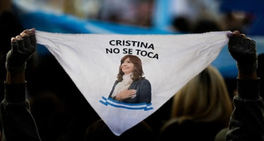 La Justicia intim&oacute; a la Anses para que restituya la pensi&oacute;n de viudez a Cristina Kirchner