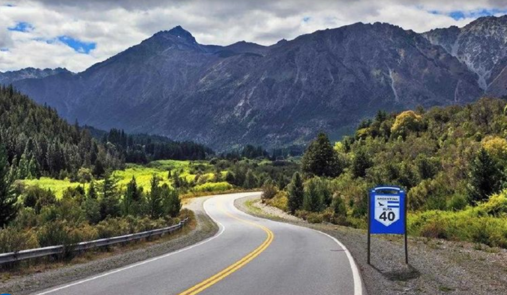 Cuántos kilómetros recorre la Ruta 40 y cuáles son sus puntos más interesantes