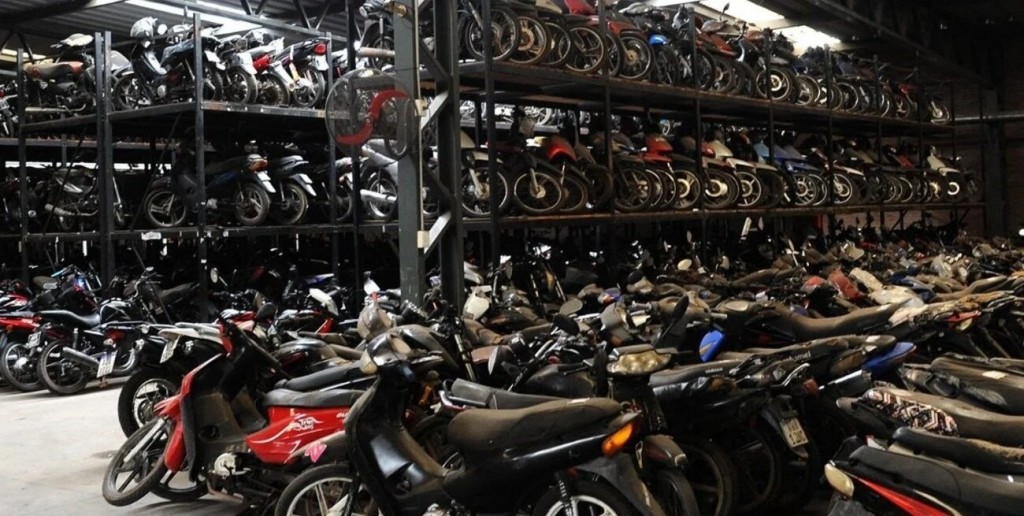 Se llenó el depósito de Santa Fe y compactan 600 motos: el listado completo
