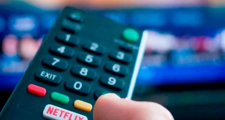 Casi 7 de cada 10 hogares argentinos redujeron sus servicios de internet, TV por cable y/o streaming