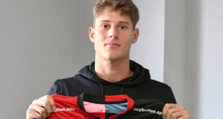 Genaro Rossi, un 9 formado en Newell's, que reforzaría a Colón