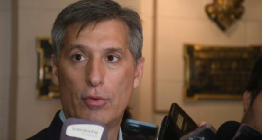 Paritarias: Olivares adelantó que se convocará a los gremios este mes, y que 