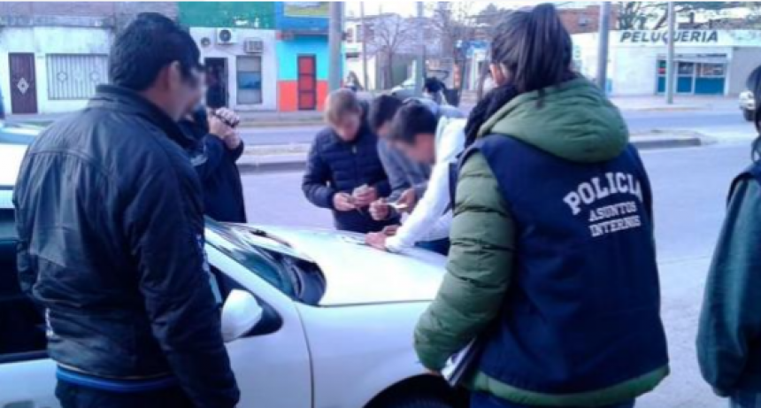 Asuntos Internos detuvo a un agente de Los Pumas por Abuso de Autoridad y Cohecho