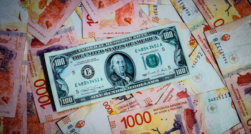 Por primera vez, el dólar paralelo alcanzó los $1.450 y marcó un nuevo récord: a cuánto cerró