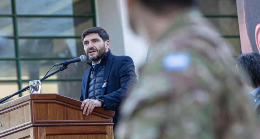 Maximiliano Pullaro presidió el acto del Día de la Independencia en Rafaela y volvió a reclamar a Nación que vuelvan los recursos a las provincias