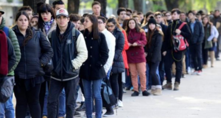 Crisis laboral: En los últimos cinco meses se perdieron 170.695 puestos de trabajo registrados