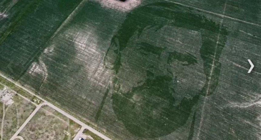 Un ingeniero agrónomo cordobés siembra la cara de Messi en campos argentinos